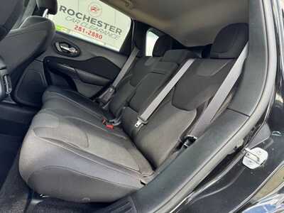 2015 Jeep Cherokee, $10990. Photo 7