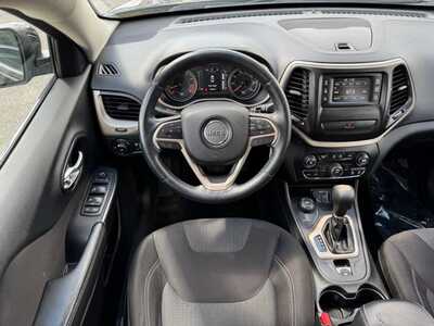 2015 Jeep Cherokee, $10990. Photo 9