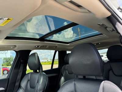 2017 Volvo XC90, $11990. Photo 7