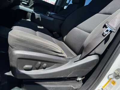 2015 Chevrolet 2500 Crew Cab, $27997. Photo 5