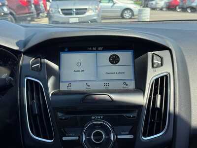 2018 Ford Focus, $10990. Photo 3