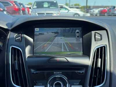 2018 Ford Focus, $10990. Photo 4