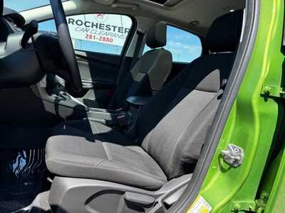 2018 Ford Focus, $10990. Photo 5