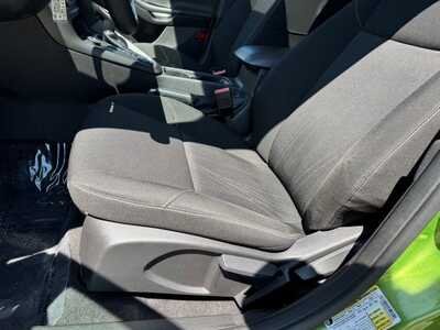 2018 Ford Focus, $10990. Photo 6