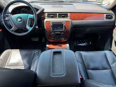 2011 Chevrolet Avalanche, $12990. Photo 11