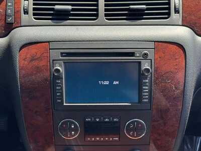 2011 Chevrolet Avalanche, $12990. Photo 3