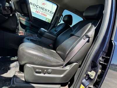 2011 Chevrolet Avalanche, $12990. Photo 5