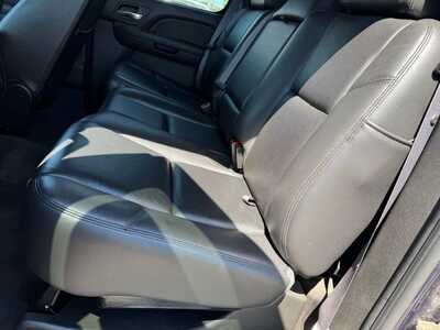 2011 Chevrolet Avalanche, $12990. Photo 8