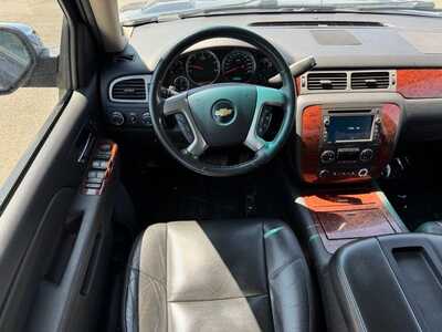 2011 Chevrolet Avalanche, $12990. Photo 9
