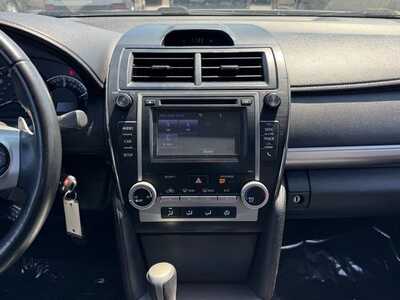 2014 Toyota Camry, $11790. Photo 2