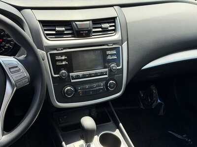 2017 Nissan Altima, $7349. Photo 2