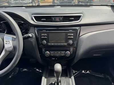 2015 Nissan Rogue, $12141. Photo 2