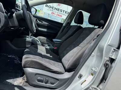 2015 Nissan Rogue, $12141. Photo 5