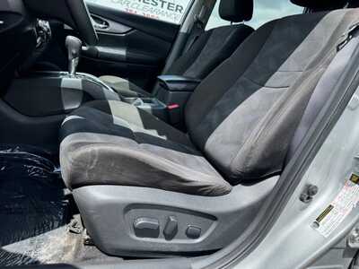 2015 Nissan Rogue, $12141. Photo 6