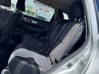 2015 Nissan Rogue, $12141. Photo 7