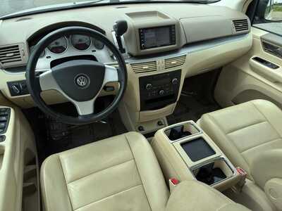 2010 Volkswagen Routan, $5500. Photo 12