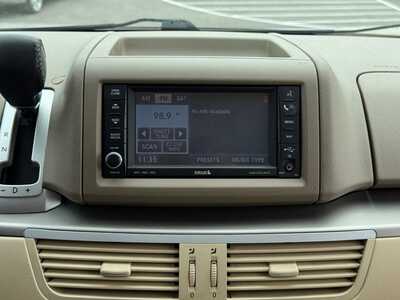 2010 Volkswagen Routan, $5500. Photo 3