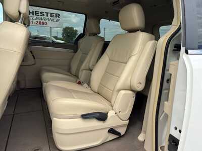 2010 Volkswagen Routan, $5500. Photo 8