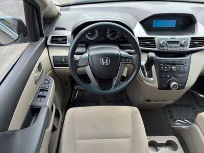 2012 Honda Odyssey, $9590. Photo 9