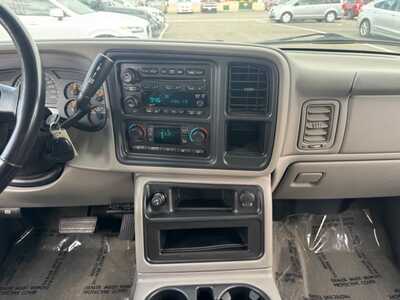 2005 GMC 2500 Crew Cab, $22190. Photo 2