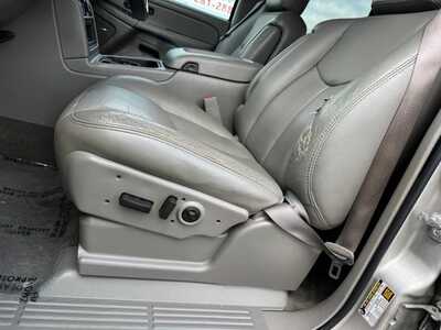 2005 GMC 2500 Crew Cab, $22190. Photo 5