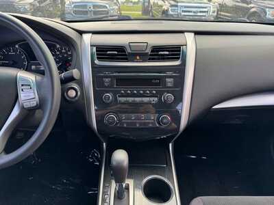 2013 Nissan Altima, $7490. Photo 2