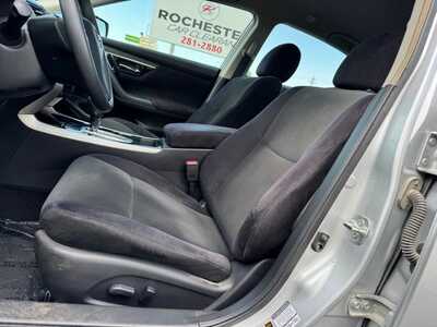2013 Nissan Altima, $7490. Photo 4