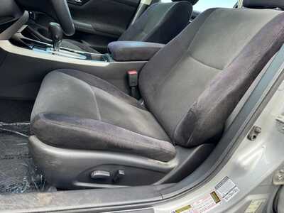 2013 Nissan Altima, $7490. Photo 5