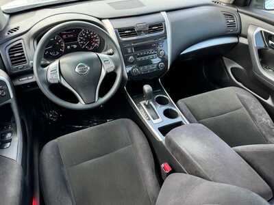 2013 Nissan Altima, $7490. Photo 9
