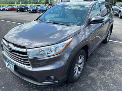 2015 Toyota Highlander, $13990. Photo 2