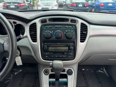 2007 Toyota Highlander, $6990. Photo 2