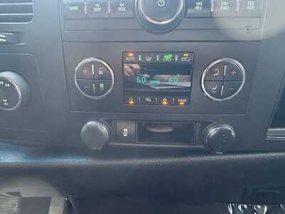 2013 Chevrolet 1500 Crew Cab, $15999. Photo 4