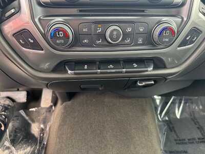 2015 Chevrolet 1500 Crew Cab, $20990. Photo 7