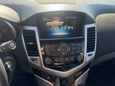 2015 Chevrolet Cruze, $7591. Photo 2