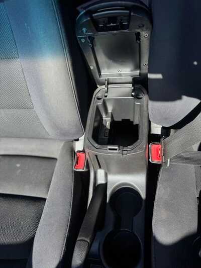 2015 Chevrolet Cruze, $7591. Photo 6