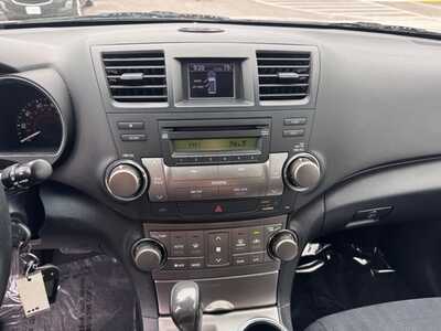 2008 Toyota Highlander, $7590. Photo 2