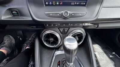2021 Chevrolet Camaro, $18990. Photo 4