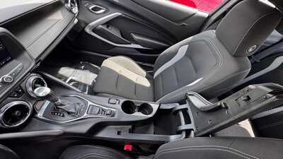 2021 Chevrolet Camaro, $18990. Photo 6