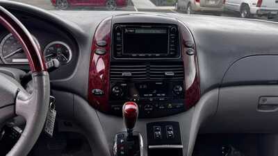 2005 Toyota Sienna, $6590. Photo 3