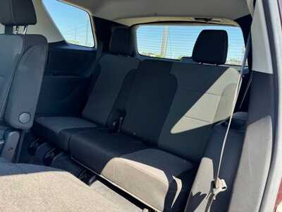 2021 Chevrolet Traverse, $16599. Photo 9