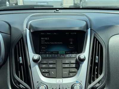 2017 Chevrolet Equinox, $8690. Photo 3