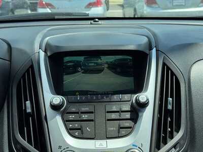 2017 Chevrolet Equinox, $8690. Photo 4