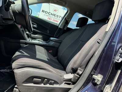 2017 Chevrolet Equinox, $8690. Photo 5