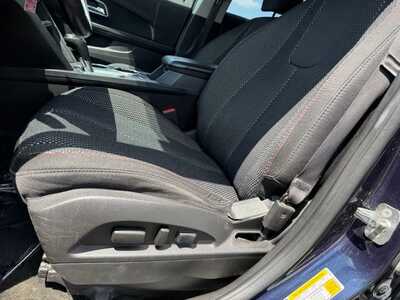 2017 Chevrolet Equinox, $8690. Photo 6