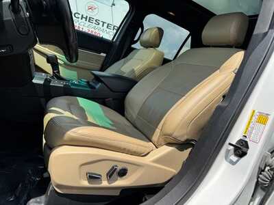 2016 Ford Explorer, $11950. Photo 5