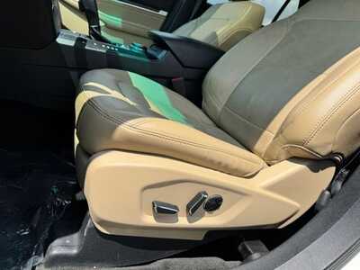 2016 Ford Explorer, $11950. Photo 6