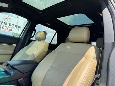 2016 Ford Explorer, $11950. Photo 7