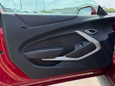 2021 Chevrolet Camaro, $18990. Photo 11