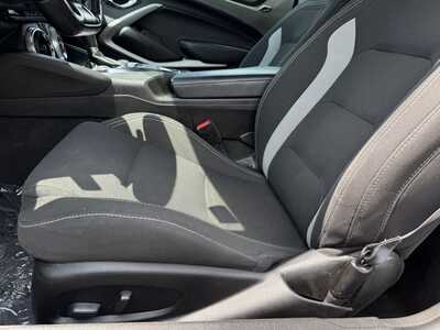 2021 Chevrolet Camaro, $18990. Photo 6