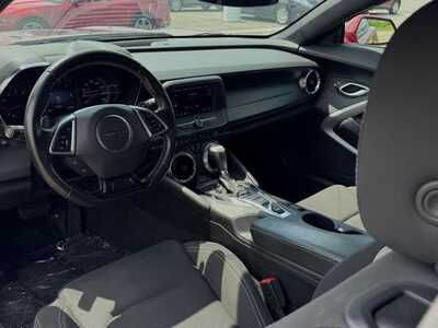 2021 Chevrolet Camaro, $18990. Photo 9